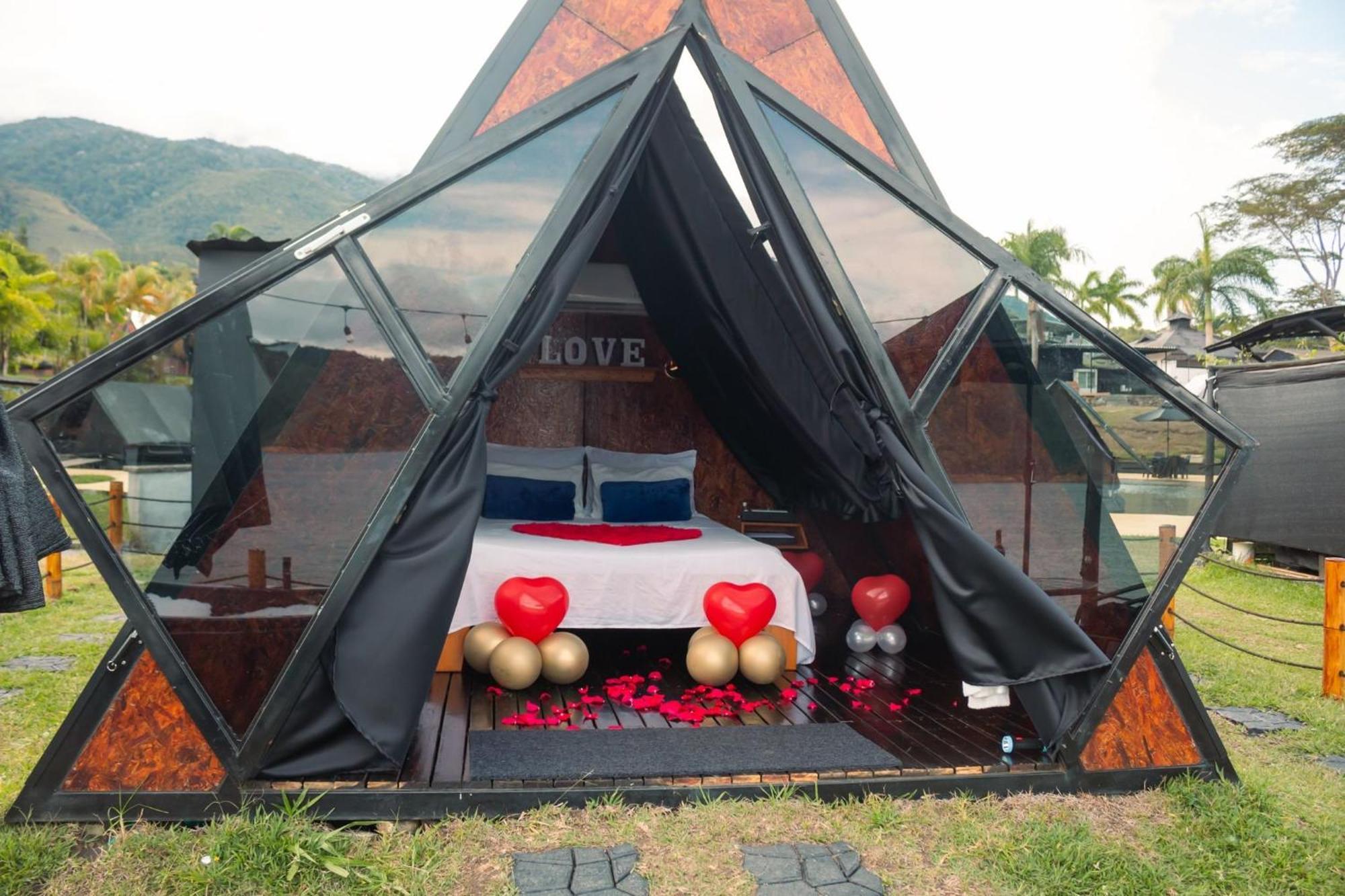 Mystic Paradise Darien Chalet *